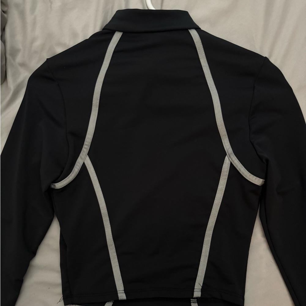 Two piece black and grey legging set.